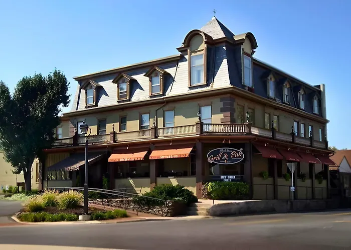 Altland House Inn & Suites