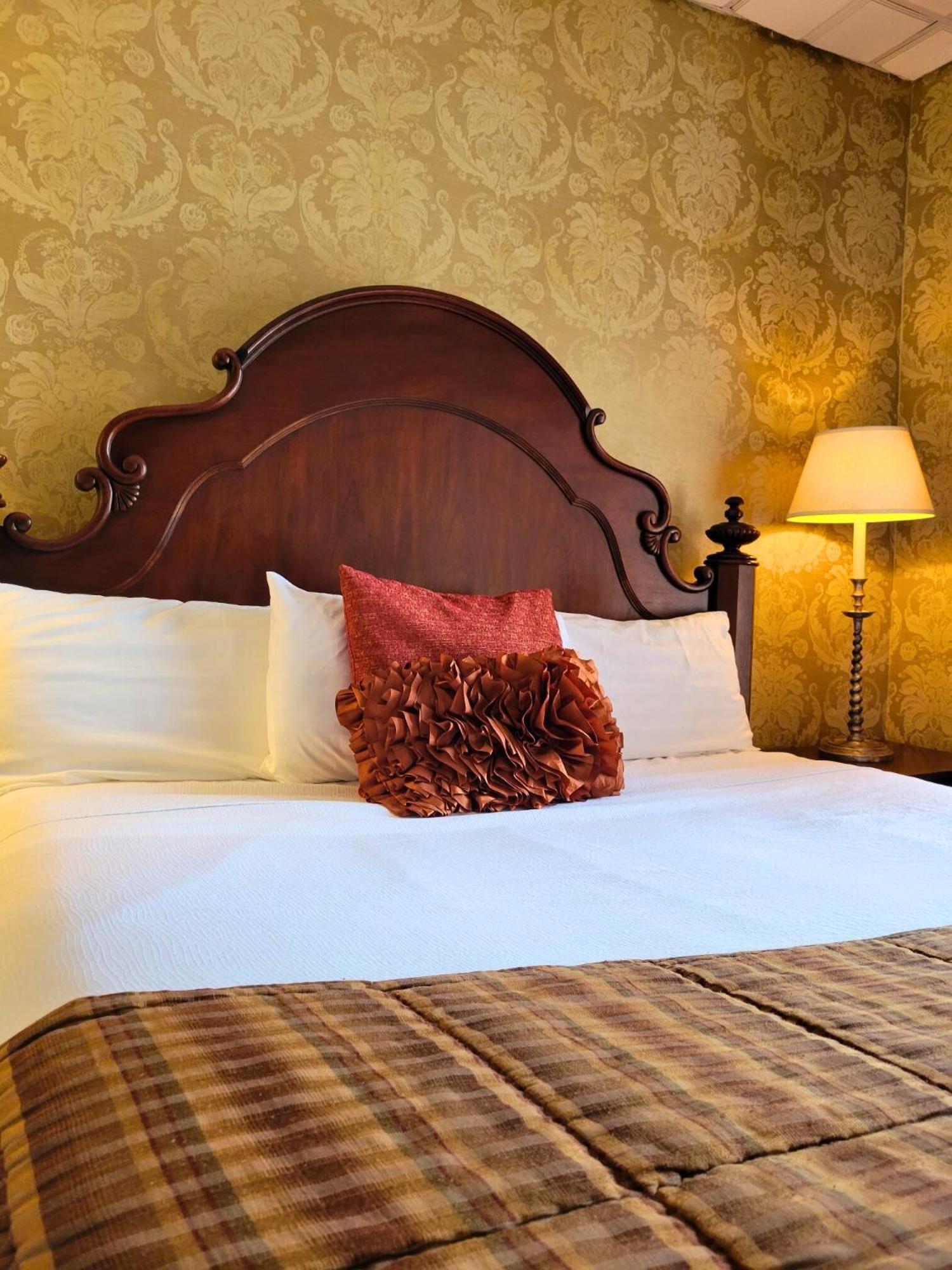 Altland House & Inn