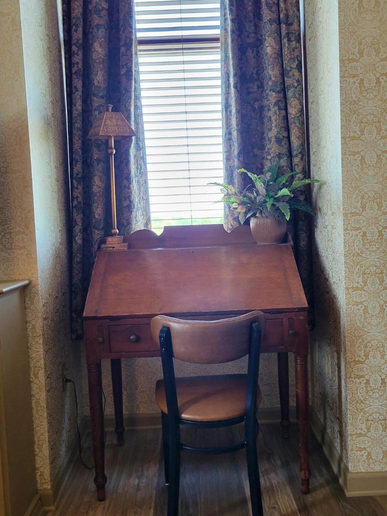Altland House & Inn