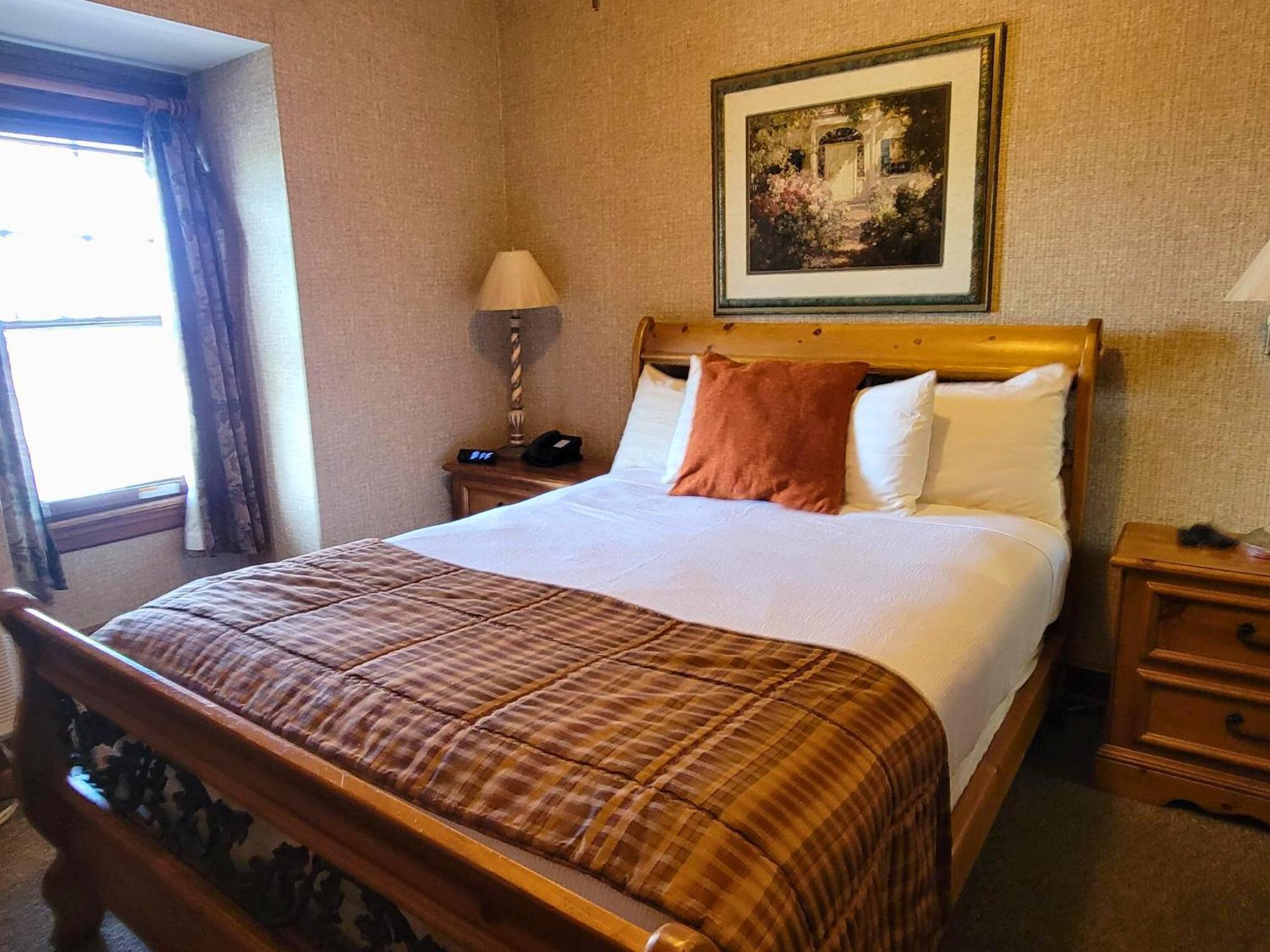 Altland House & Inn
